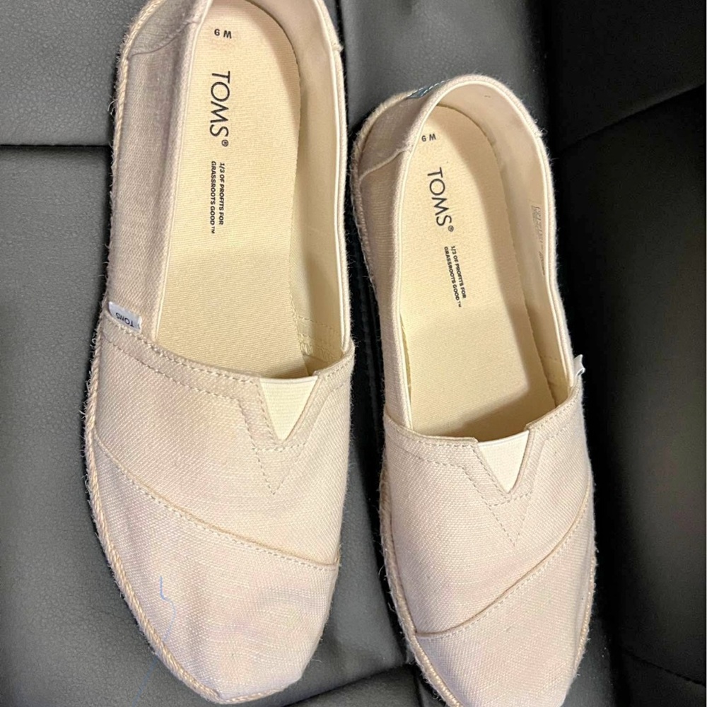 Toms Cream Canvas Flats with Diagonal Stitching